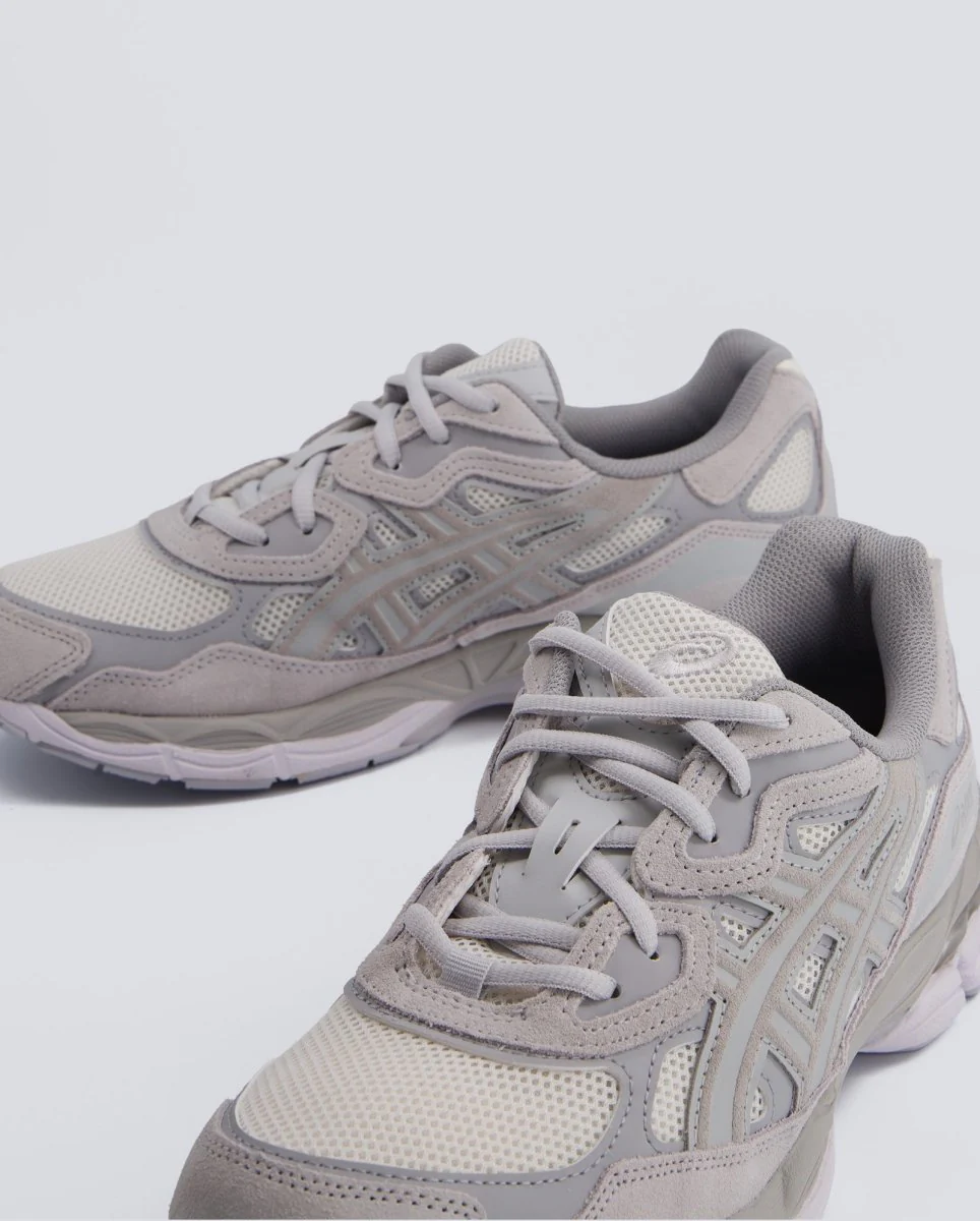 Asics Gel-NYC Beige Y Gris Hombre - Image 2