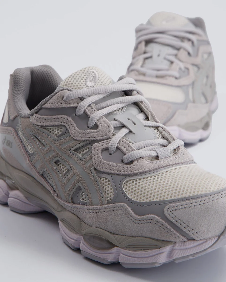 Asics Gel-NYC Beige Y Gris Mujer - Image 2