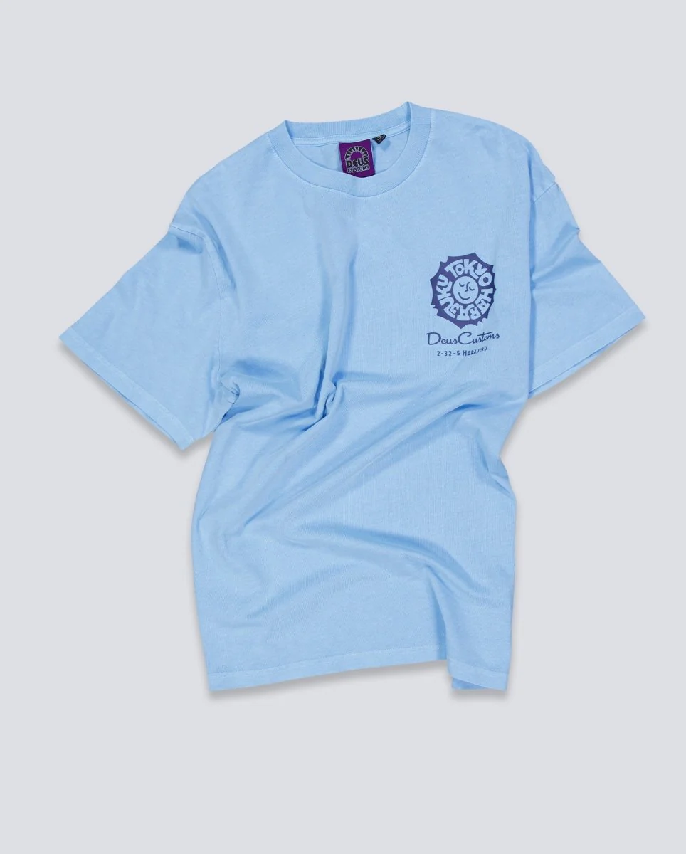 Camiseta Deus Tokyo Address Azul Unisex - Image 2