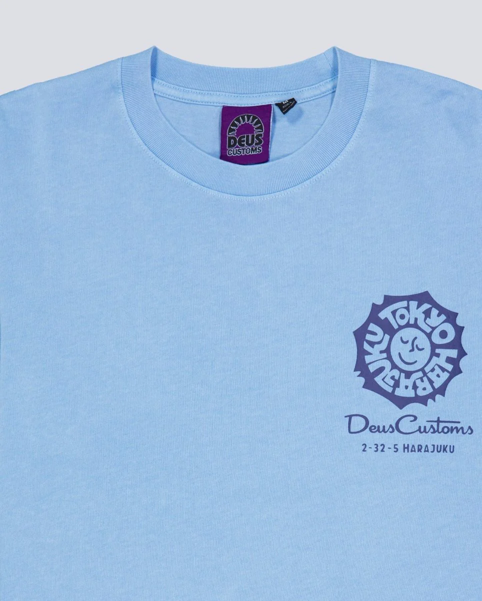 Camiseta Deus Tokyo Address Azul Unisex - Image 5