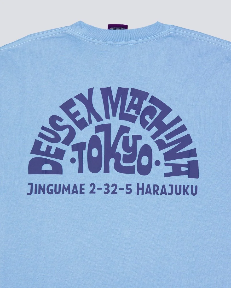 Camiseta Deus Tokyo Address Azul Unisex - Image 6