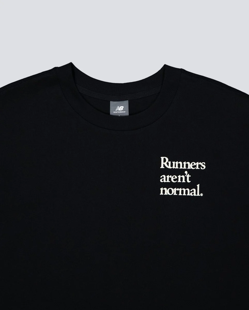 Camiseta New Balance Runners Arent Normal Negro Unisex - Image 3