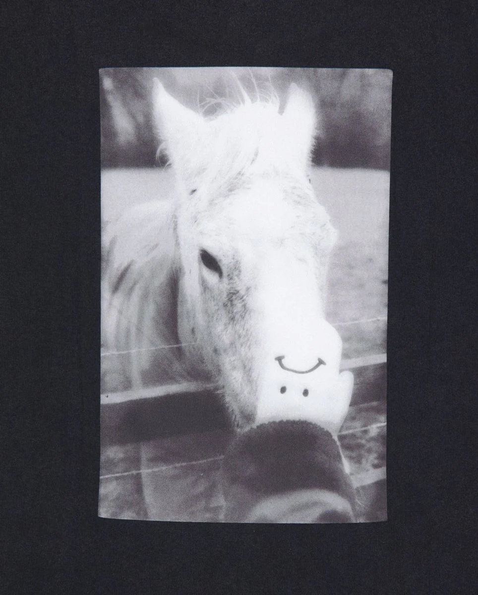 Camiseta Polar Skate Co. Horse Hand Negro Unisex - Image 2