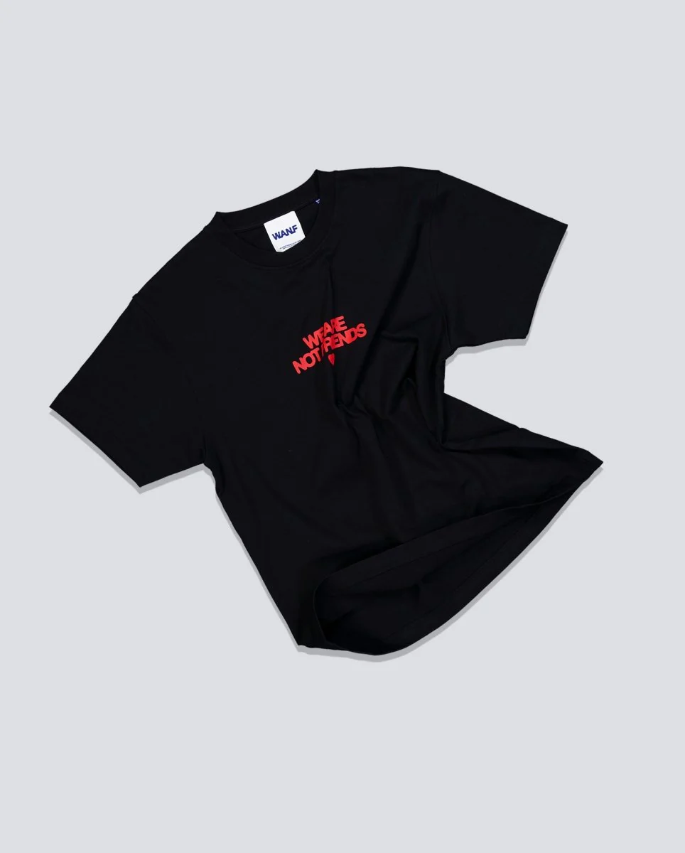 Camiseta We Are Not Friends Bold Negra Unisex - Image 3