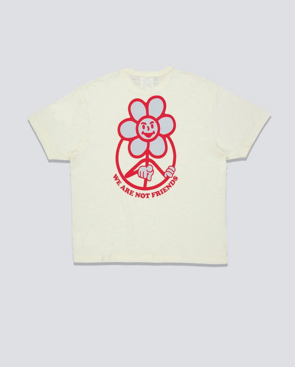 Camiseta We Are Not Friends Daisy Blanco Unisex - Image 4