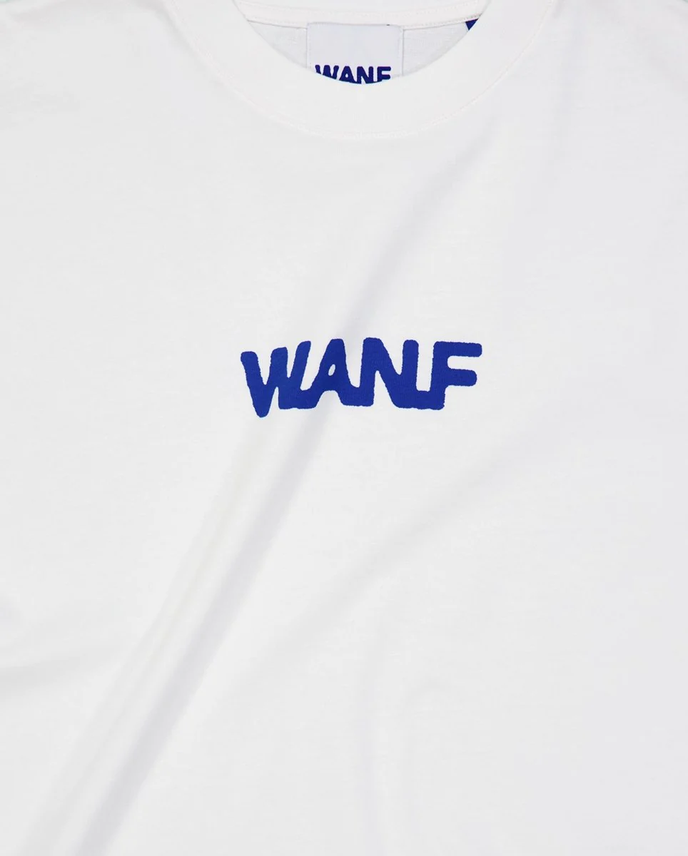 Camiseta We Are Not Friends Season Logo Blanco Unisex - Image 5