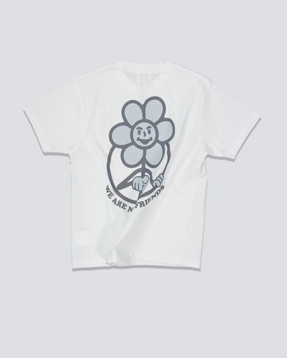 Camiseta We Are Not Friends Snow Daisy Blanca Unisex - Image 3