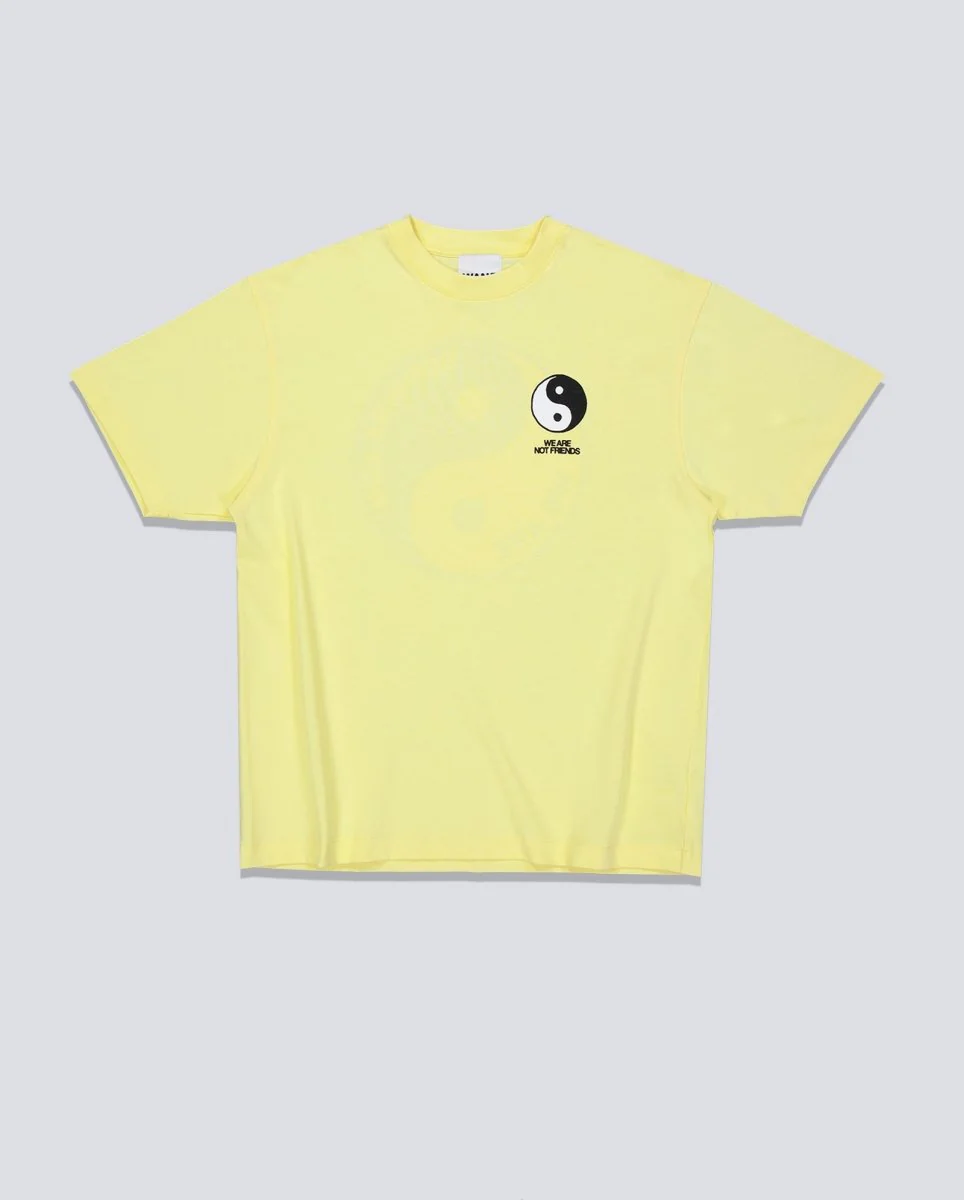 Camiseta We Are Not Friends YingYang Twins Amarillo Unisex