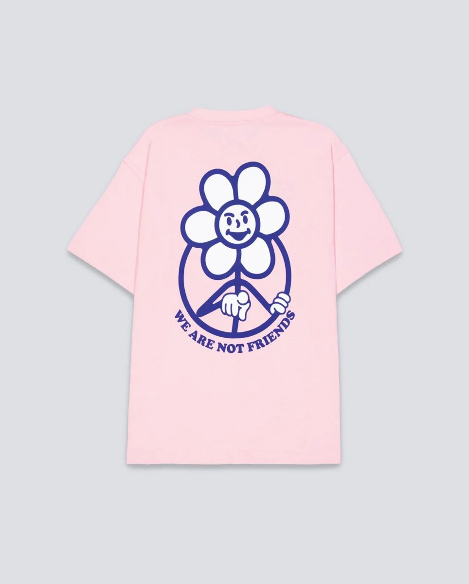 Camiseta We Are Not Friends Young Daisy Rosa Unisex - Image 3
