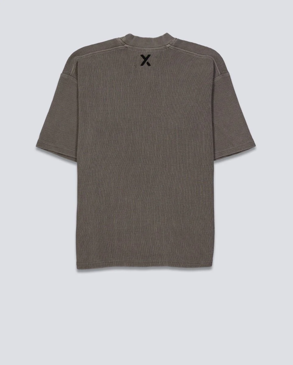 Camiseta Yuxus Coal Cronos Marrón Unisex - Image 3