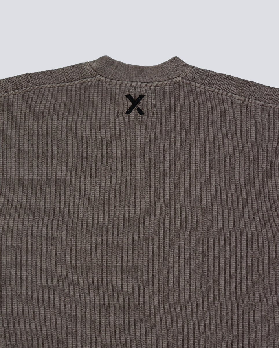 Camiseta Yuxus Coal Cronos Marrón Unisex - Image 4