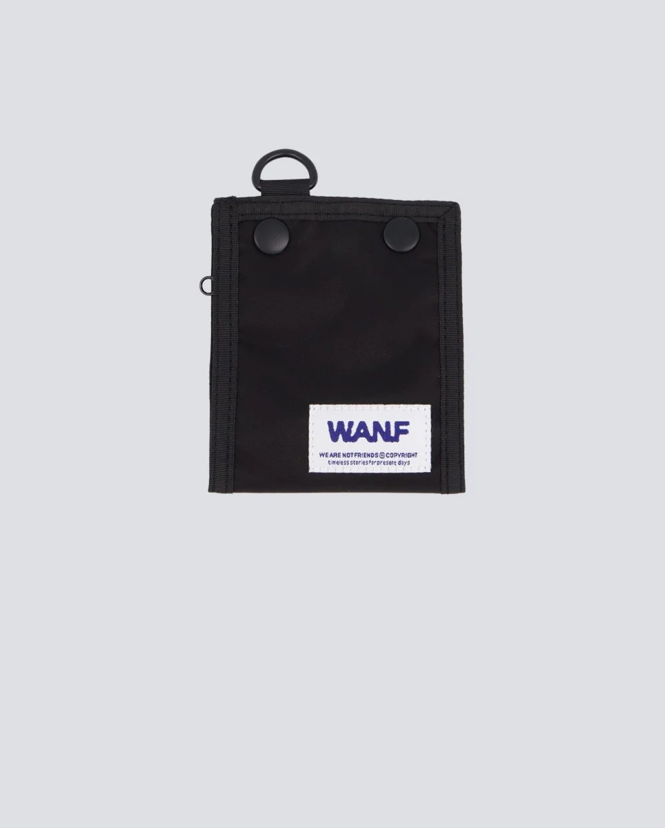 Cartera We Are Not Friends Utility Cross Negra Unisex