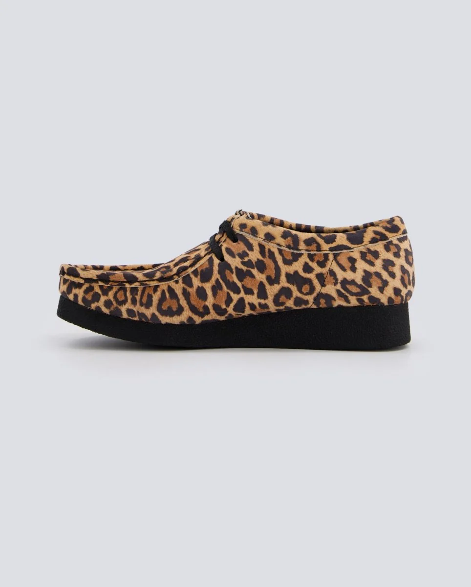 Clarks Wallabee Leopardo Mujer - Image 4