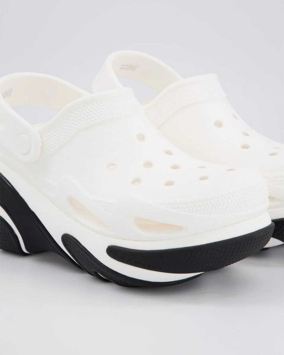 Crocs Bubble Crush Clog Blanco y Negro Mujer - Image 2