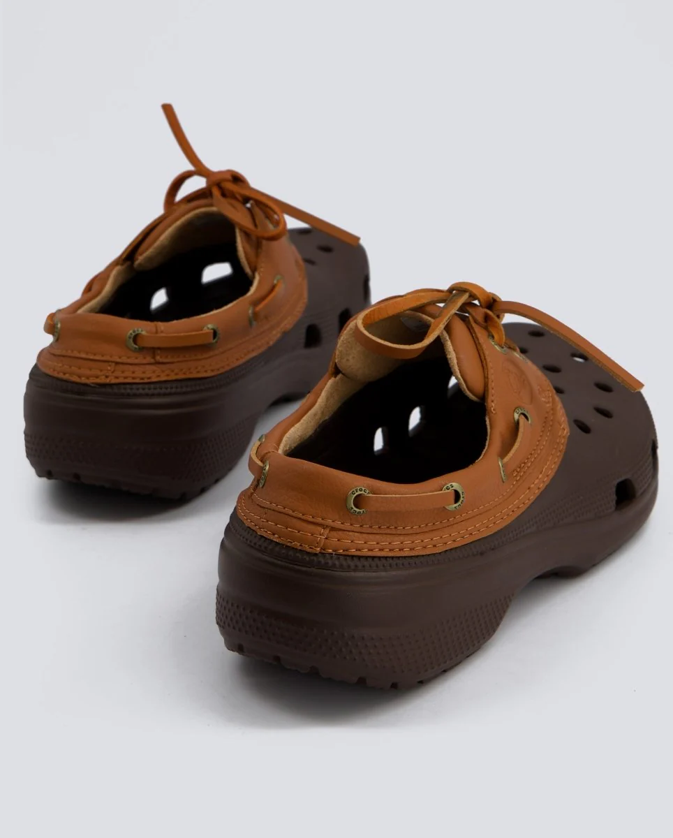 Crocs Classic Islander Marrón Hombre - Image 6