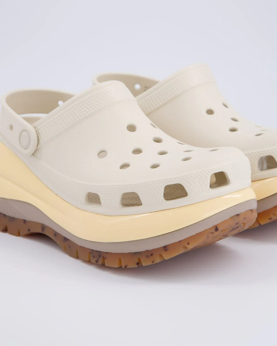 Crocs Mega Crush Almond Mujer - Image 2