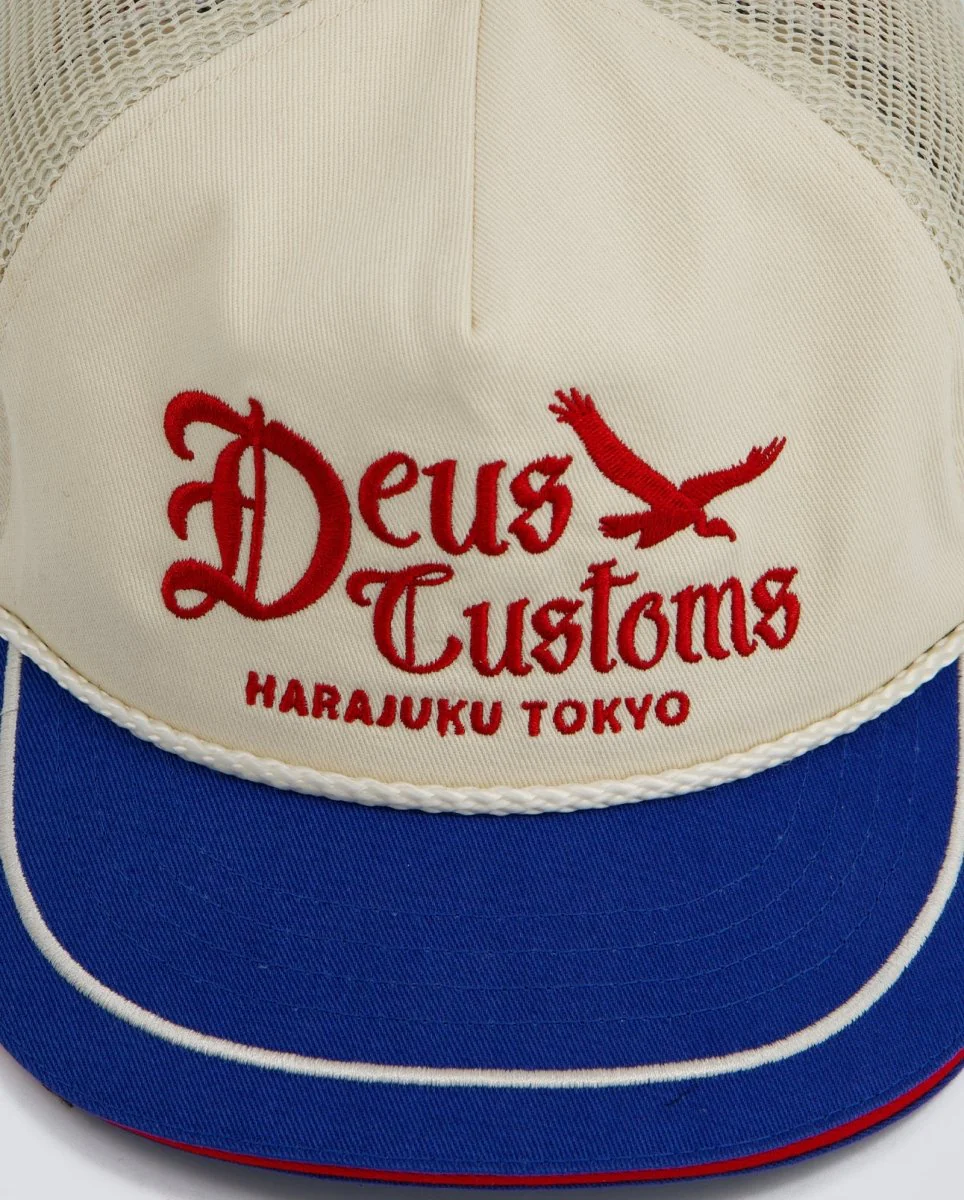 Gorra Deus Beep-Beep Trucker Azul y Blanca Unisex - Image 3