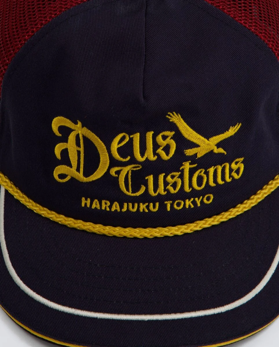 Gorra Deus Beep-Beep Trucker Azul y Granate Unisex - Image 3