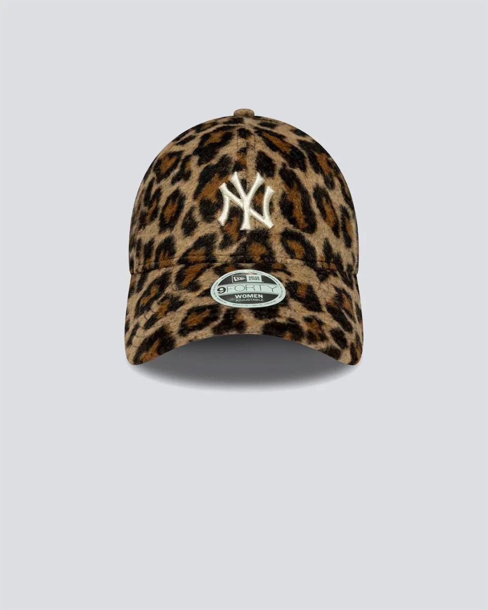Gorra New Era Cosy Animal 9Forty Marrón Mujer