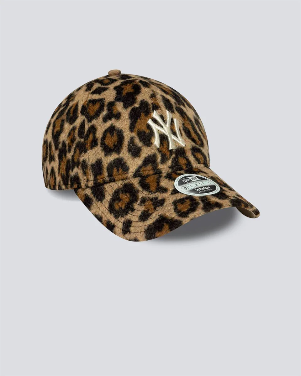 Gorra New Era Cosy Animal 9Forty Marrón Mujer - Image 2