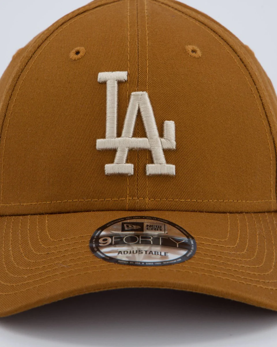 Gorra New Era League Essential 9Forty® Marrón Unisex - Image 2