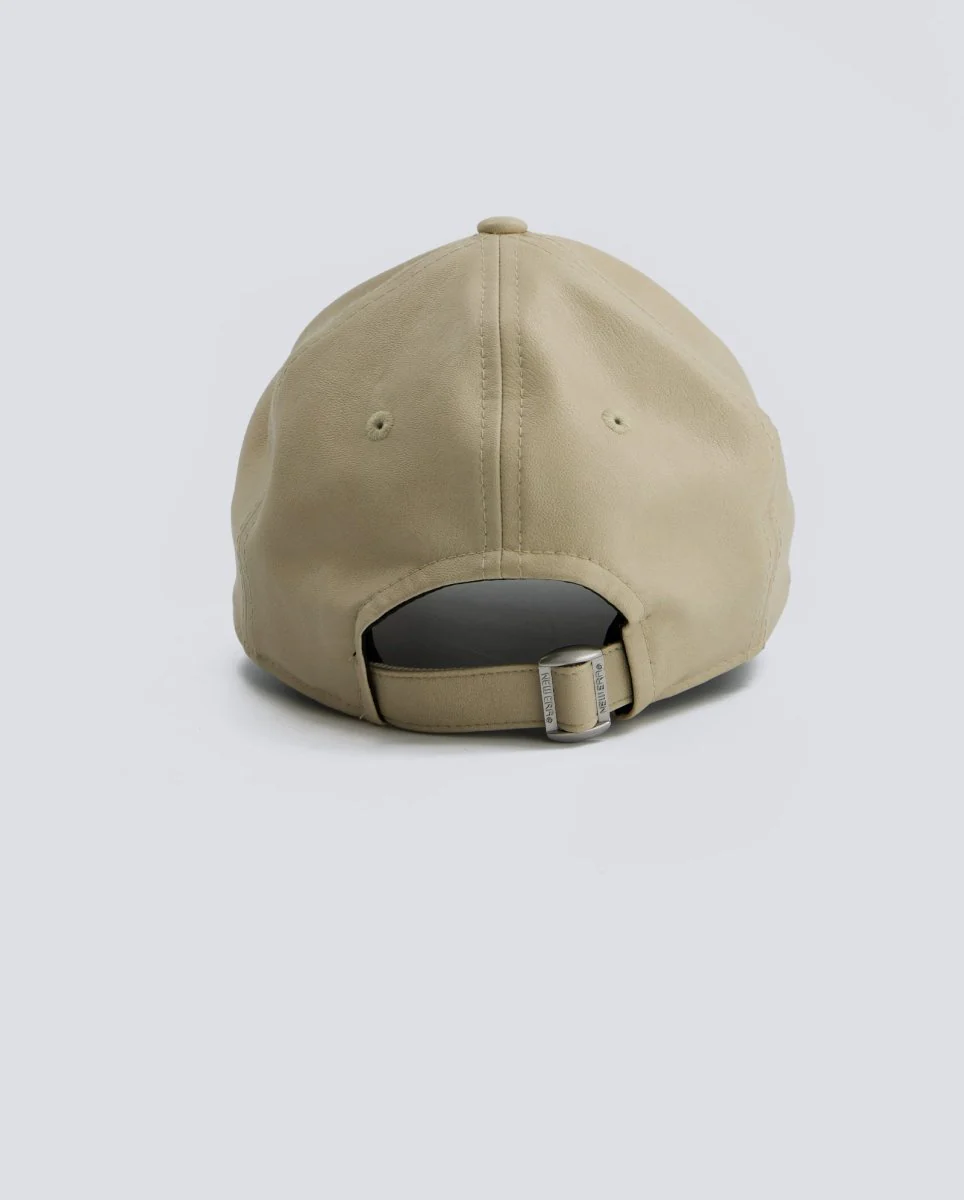 Gorra New Era MLB New York Yankees Beige Mujer - Image 3
