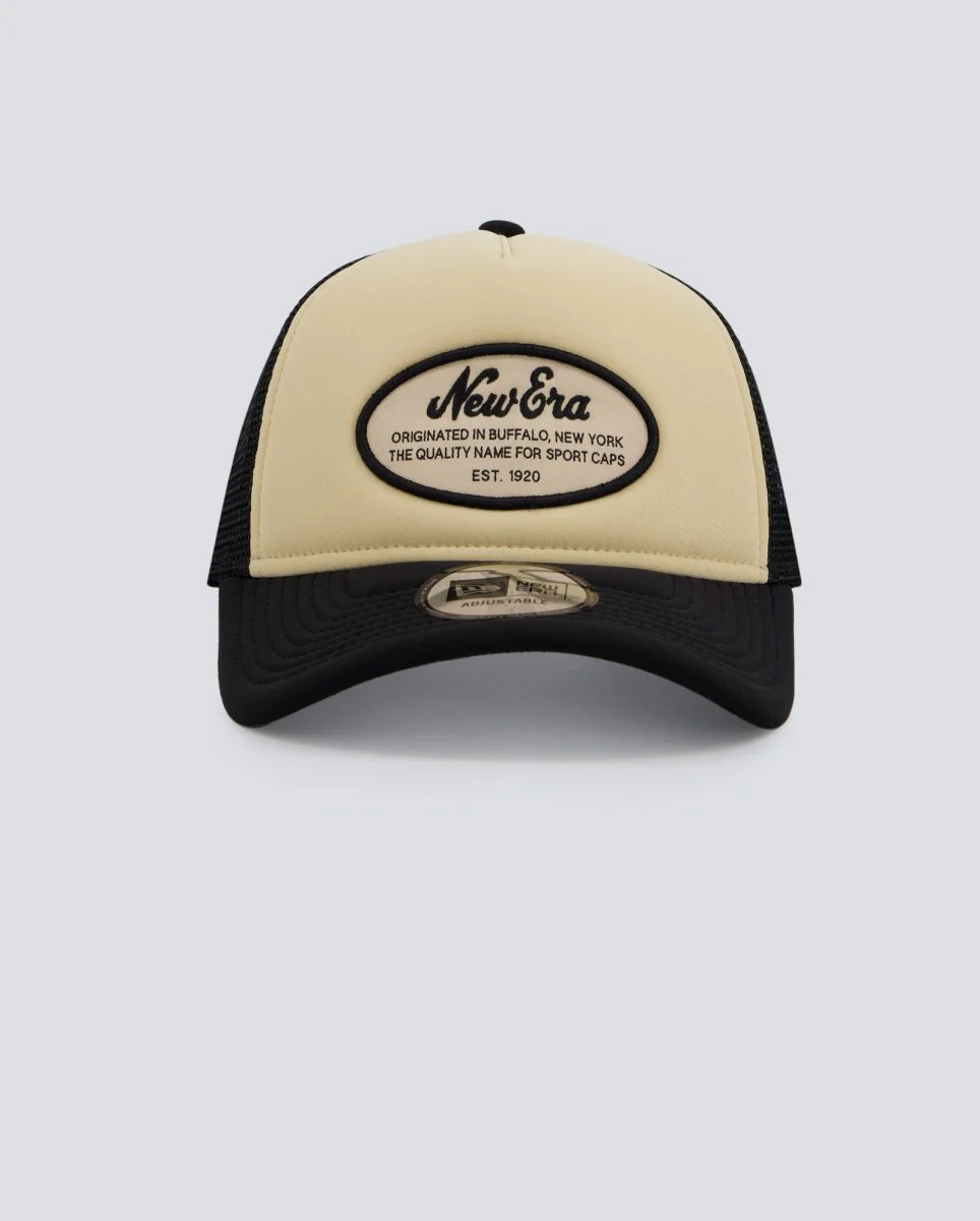 Gorra New Era Oval Patch Suede Trucker Negro Unisex