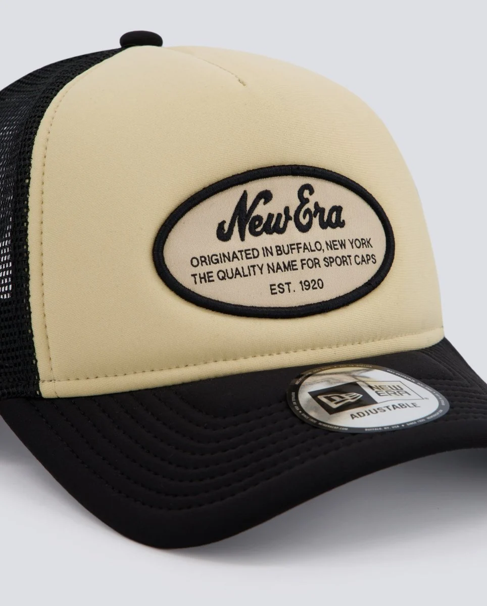 Gorra New Era Oval Patch Suede Trucker Negro Unisex - Image 2