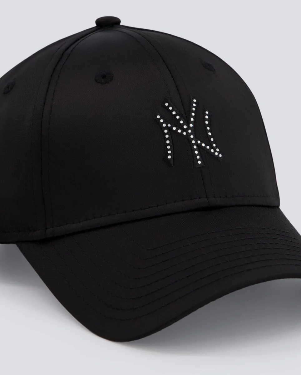Gorra New Era Satinado Con Piedras Negro Mujer - Image 2