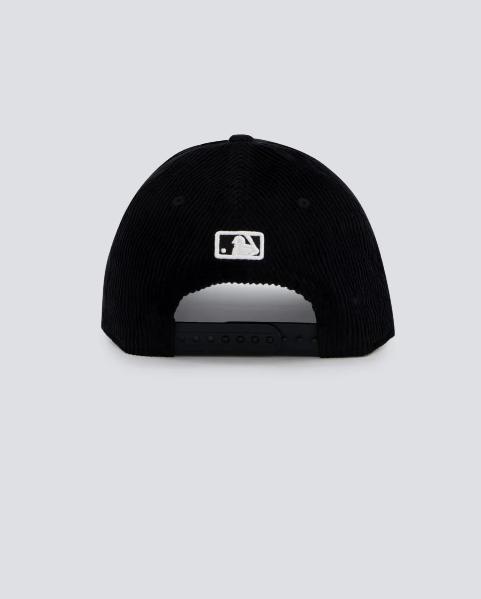 Gorra New Era Yankees MLB Cord Canalé Negro Unisex - Image 3