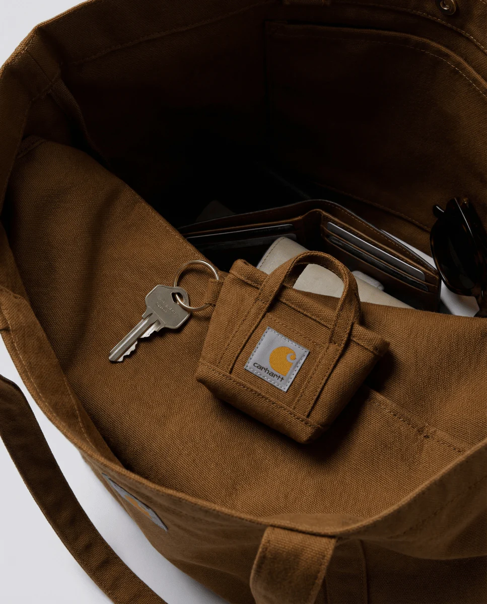 Llavero Carhartt WIP Mini Tote Bag Keychain Hamilton Marrón Unisex - Image 2