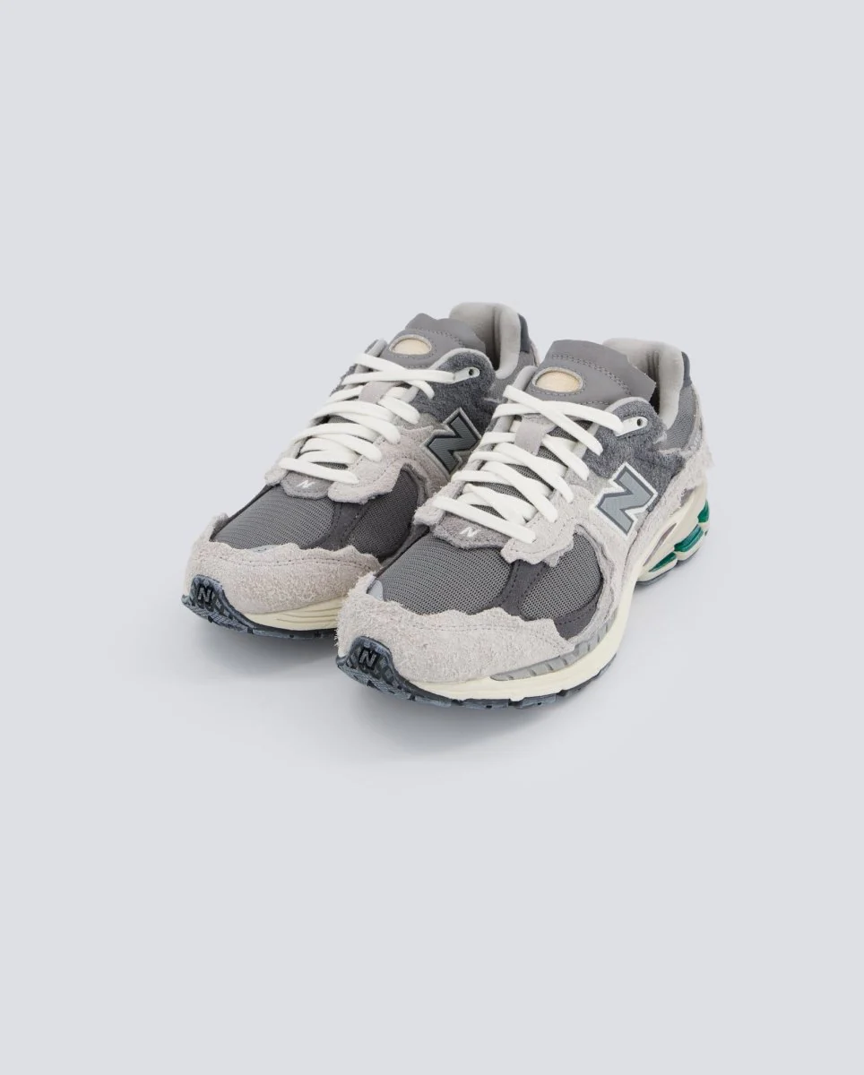 New Balance 2002R Protection Pack Gris Mujer - Image 5