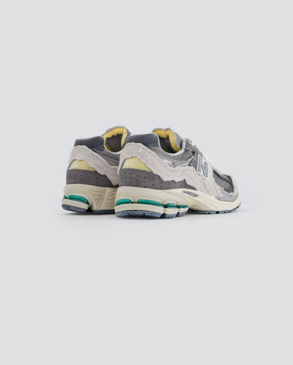 New Balance 2002R Protection Pack Gris Mujer - Image 6