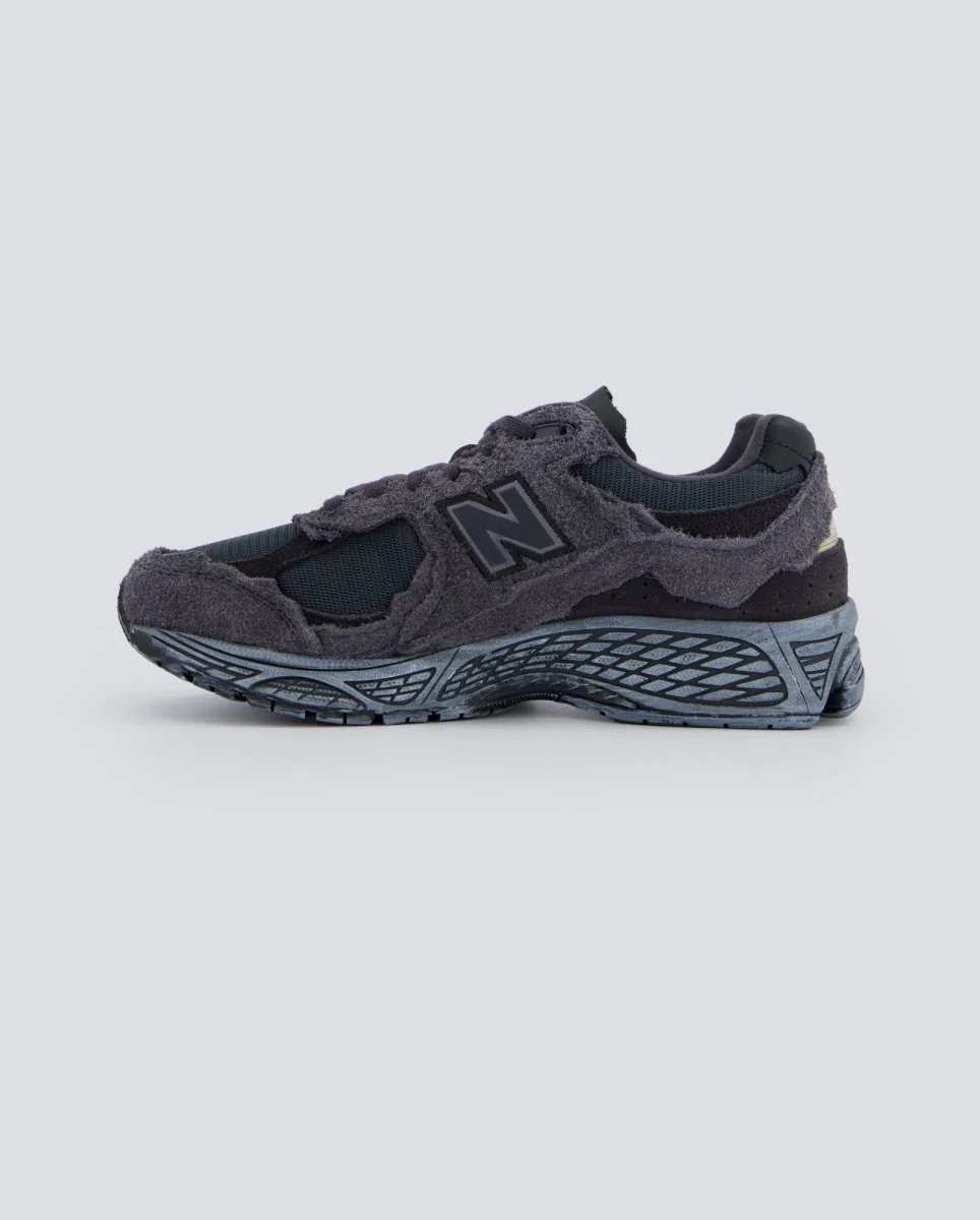 New Balance 2002R Protection Pack  Negro Mujer - Image 4
