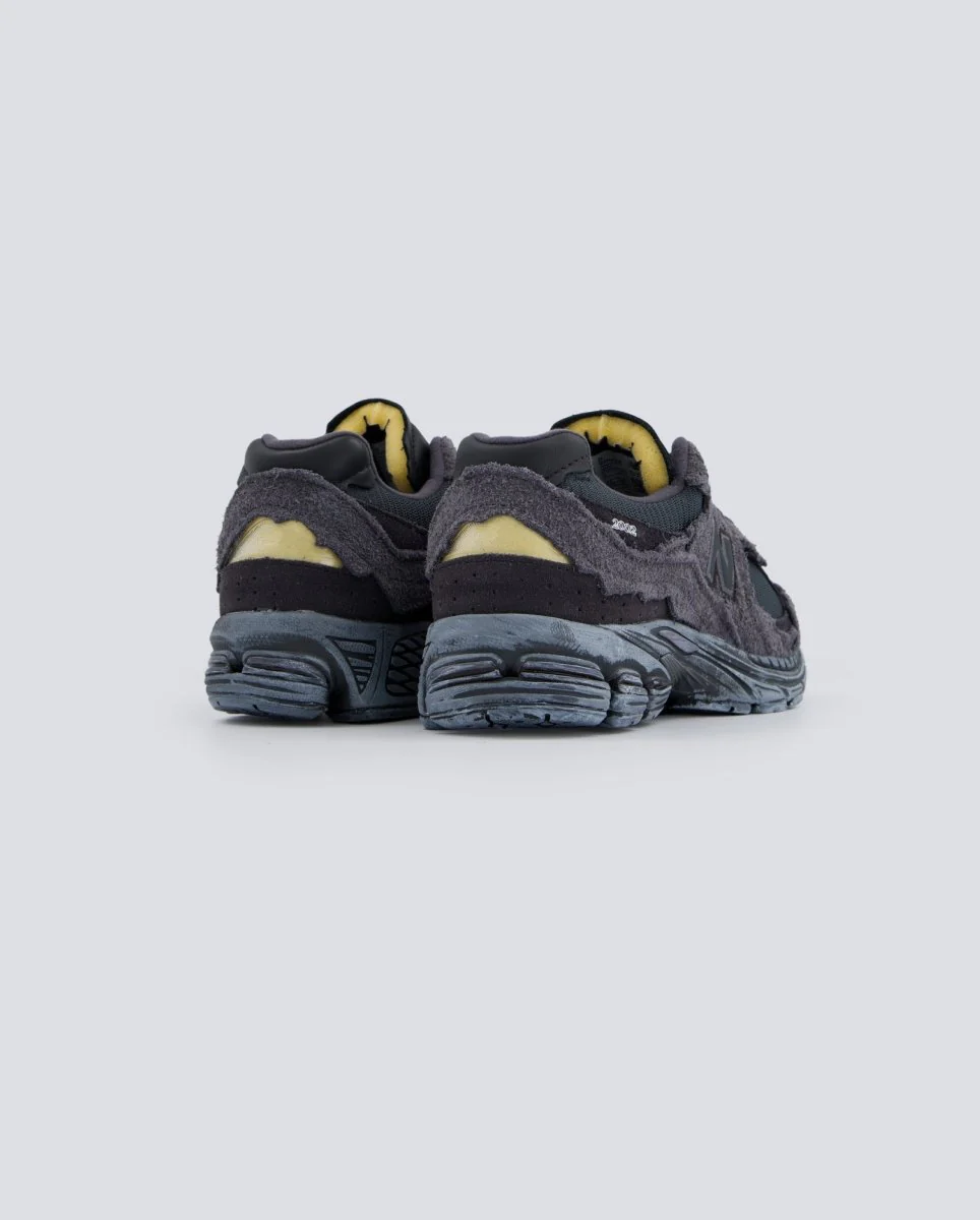 New Balance 2002R Protection Pack  Negro Mujer - Image 6