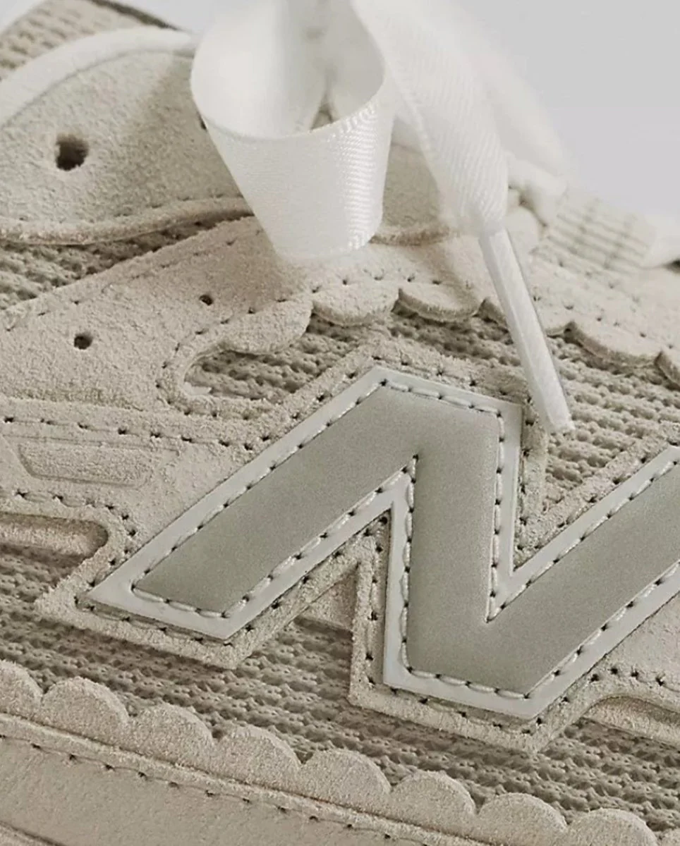 New Balance 204L Beige Mujer - Image 2