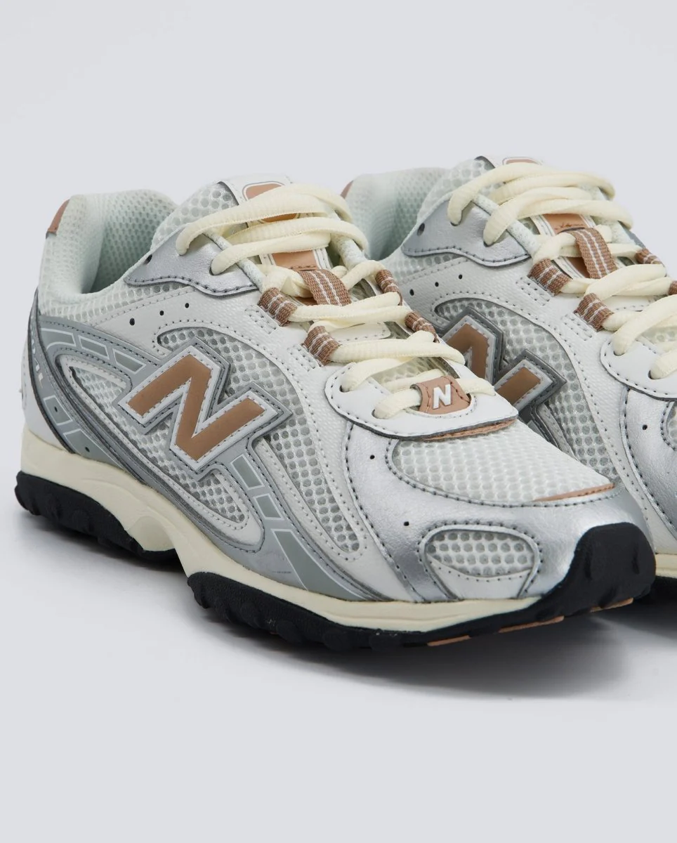 New Balance 204L Plateado y Marrón Mujer - Image 2