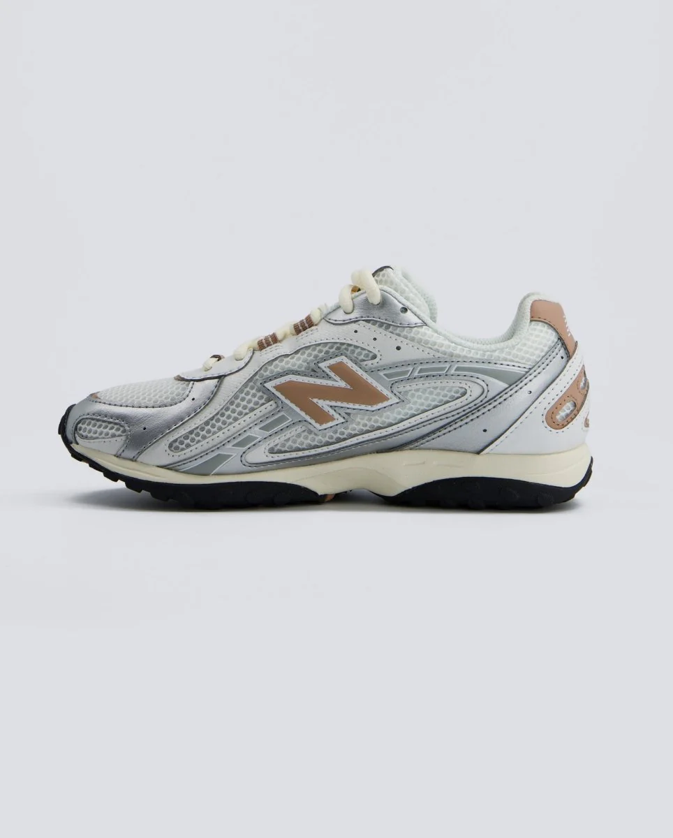 New Balance 204L Plateado y Marrón Mujer - Image 3