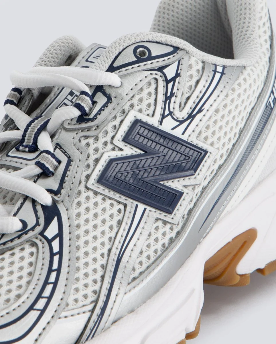 New Balance 740 Plateado y Azul Mujer - Image 2