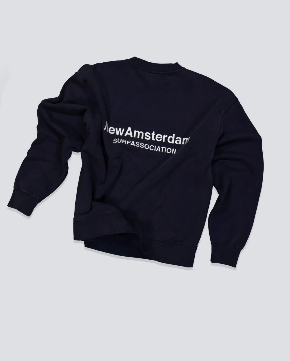 Sudadera New Amsterdam Surf Association Logo Crewneck Azul Unisex - Image 3