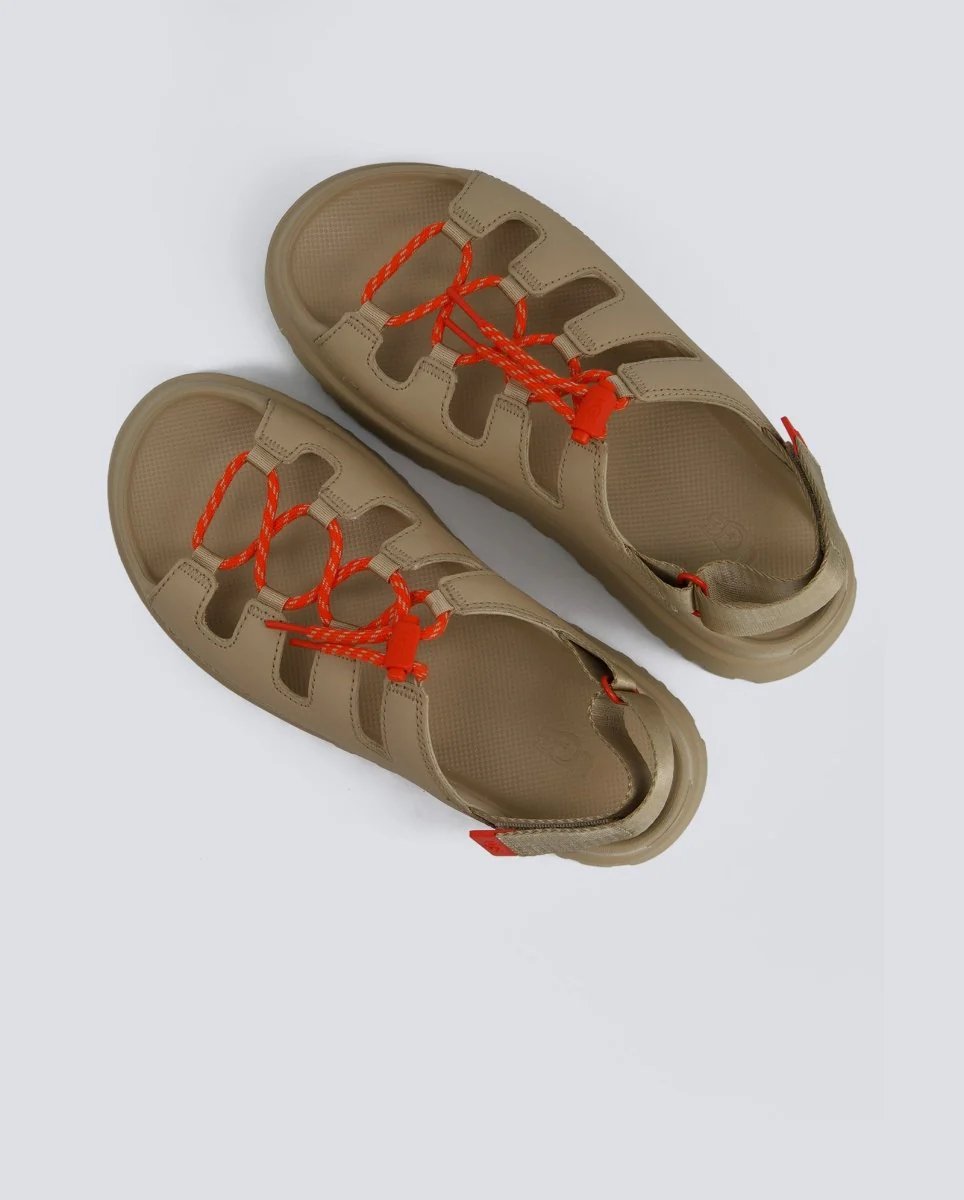UGG Goldenglow Toggle Beige Mujer - Image 4