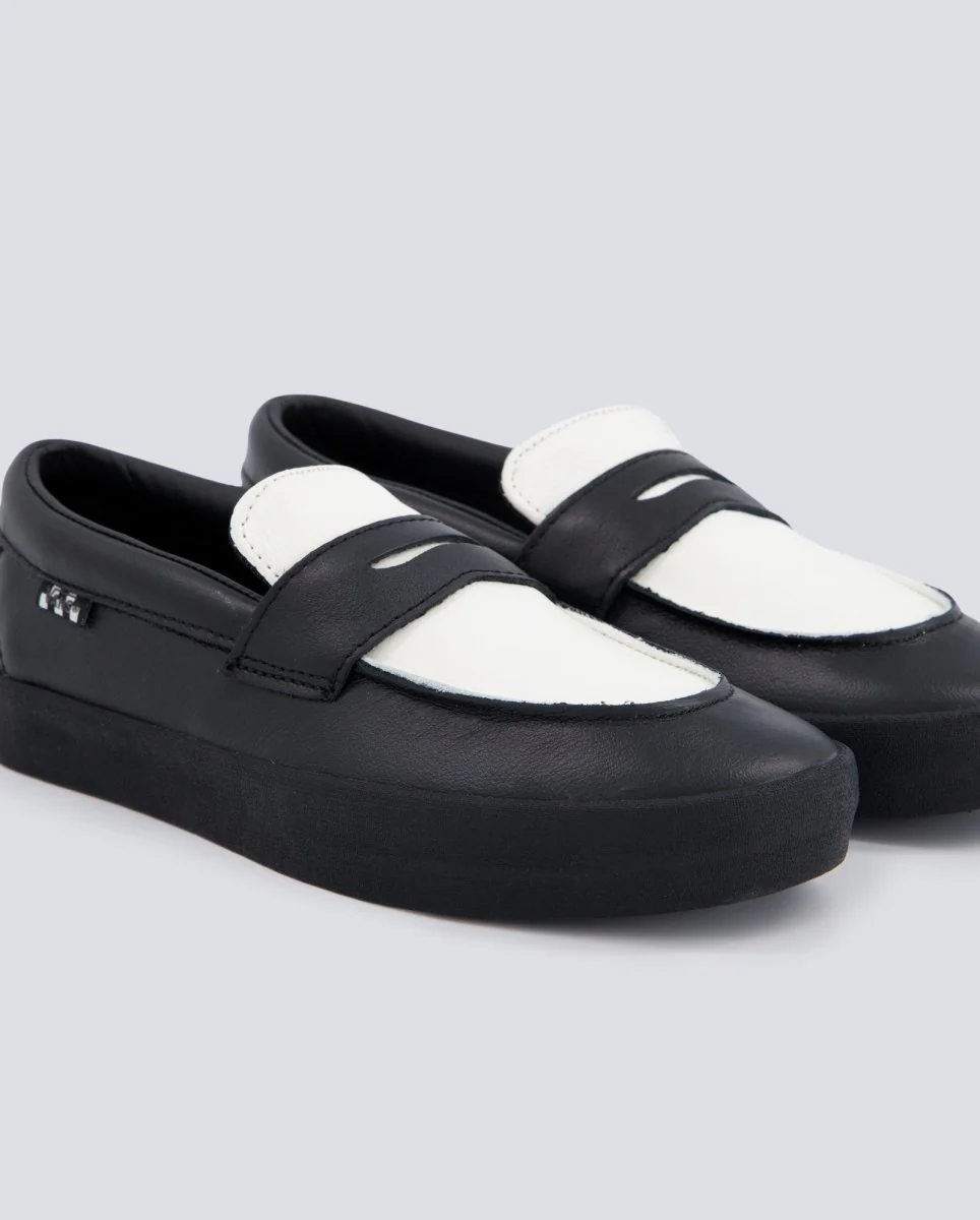 Vans Skate Loafer Negro Y Blanco Mujer - Image 2